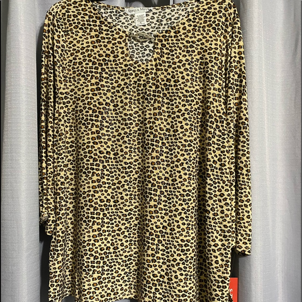 Leopard top